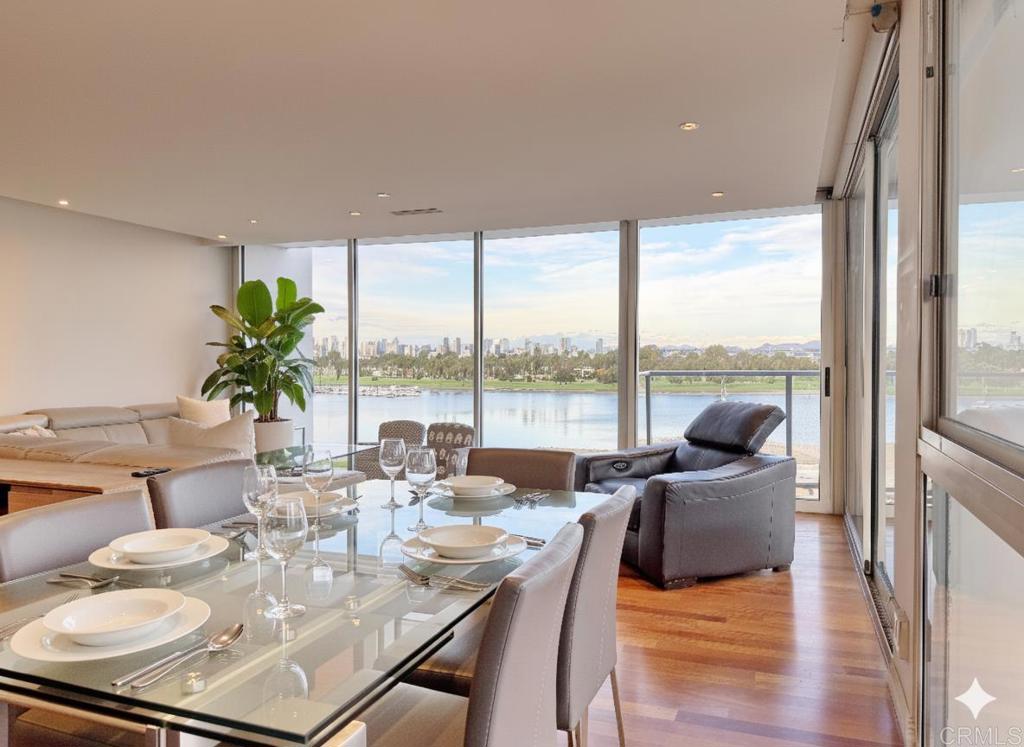 1810 Avenida del Mundo 503