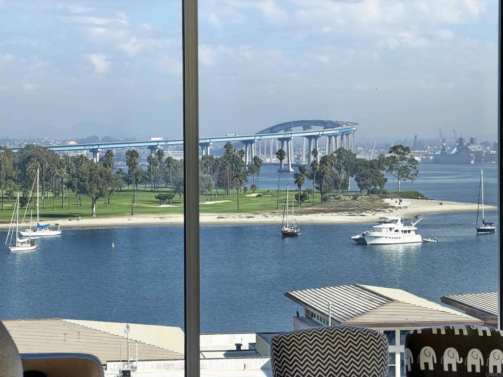 1810 Avenida del Mundo 503