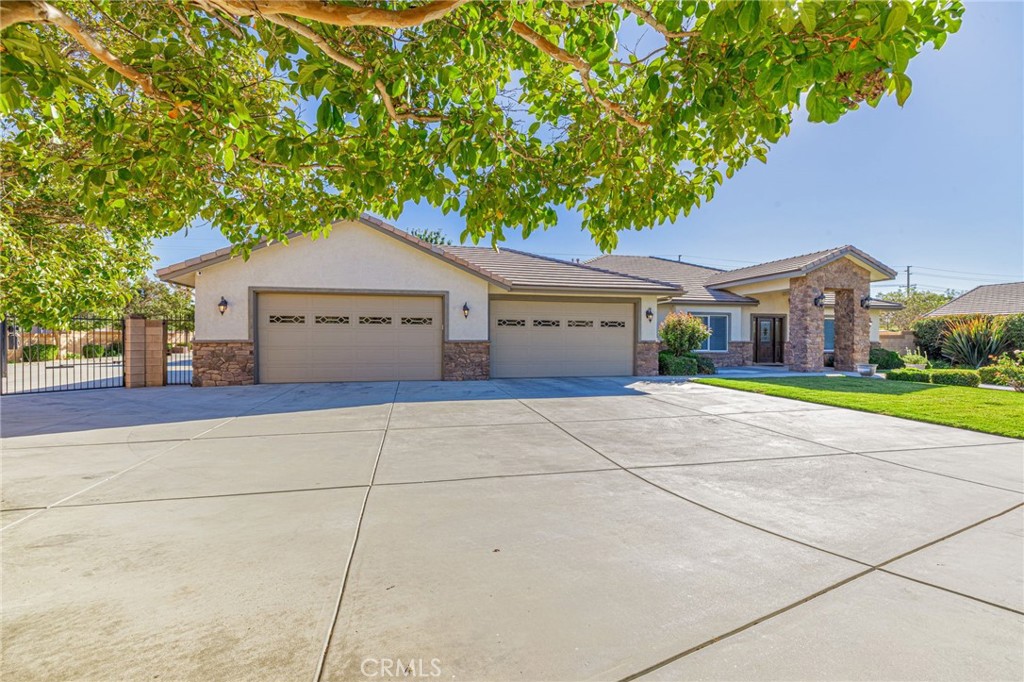 2534 Desert Rose Drive