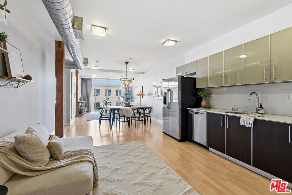 Photo of 4215 Glencoe Avenue #302, Marina Del Rey, CA 90292 (MLS # 25616991)