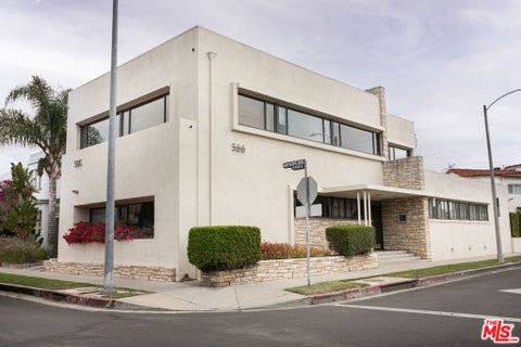 Photo of 566 S San Vicente Boulevard #102-NE, Los Angeles, CA 90048 (MLS # 26847119)