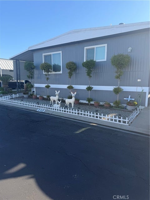 Photo of 9391 California Ave AVE #113, Riverside, CA 92503 (MLS # IG26177685)