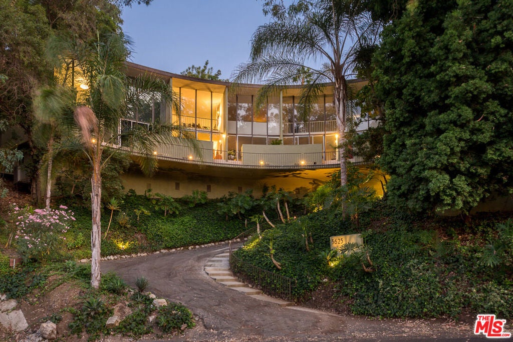 3625 Fredonia Drive 2, Los Angeles CA 90068
