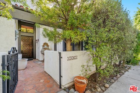 Photo of 1561 Palisades Drive, Pacific Palisades, CA 90272 (MLS # 26658815)