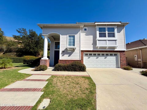 Photo of 2737 Stonecutter Street, Thousand Oaks, CA 91362 (MLS # 226003789)