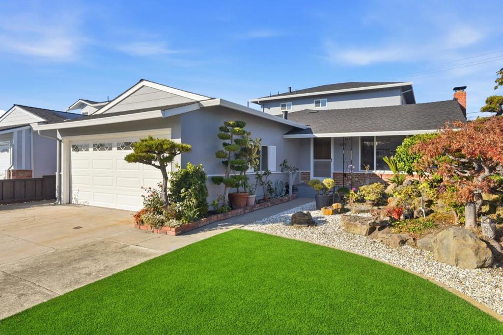 1079 Annapolis Drive