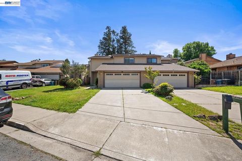 Photo of 1324 Almondwood Dr, Antioch, CA 94509 (MLS # 41131236)