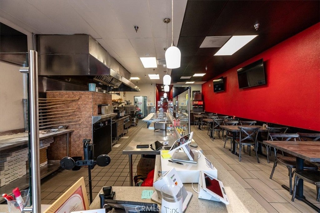 1477 E FOOTHILL BLVD