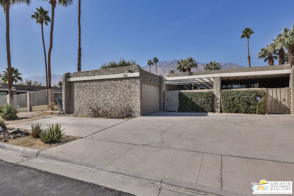 833 N Calle De Flora Vista