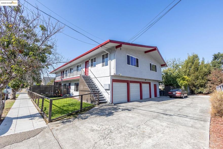 6.42% Cap Rate! 1140 E 22nd Street, a fully-renovated 5-unit property located in Oakland's Clinton neighborhood. The property consists of one (1) large 3-bedroom 2- bathroom unit totaling 1,100 square feet, one (1) 2-bedroom 2- bathroom unit, and three (3) 2-bedroom 1-bathroom units. Each unit has its own private balcony, modern gourmet kitchen with premium appliances, new bathrooms, huge closets, vinyl wood flooring, recessed LED lighting, and brand new modern design laminate glass entry door. Each unit is also individually metered for Gas and Electricity, limiting the operating expenses. This is an excellent opportunity to acquire a fully occupied turn-key stabilized asset.   1140 E 22nd St is located in the charming Clinton Neighborhood of Oakland just blocks from Lake Merritt. Situated south of Grand Avenue, the location allows tenants the convenience of Trader Joe's, Starbucks Coffee, and various cafes and shops, all within walking distance. Tenants may also indulge in the best of Oakland's restaurants and nightlife, including the charming Grand Lake Theatre just a short distance from the property. Commuters will appreciate the proximity of city bus lines and the Lake Merritt BART Station, allowing access to the entire Bay Area.