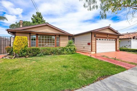 Photo of 4674 Mount Laudo Drive, San Diego, CA 92117 (MLS # NDP2603750)