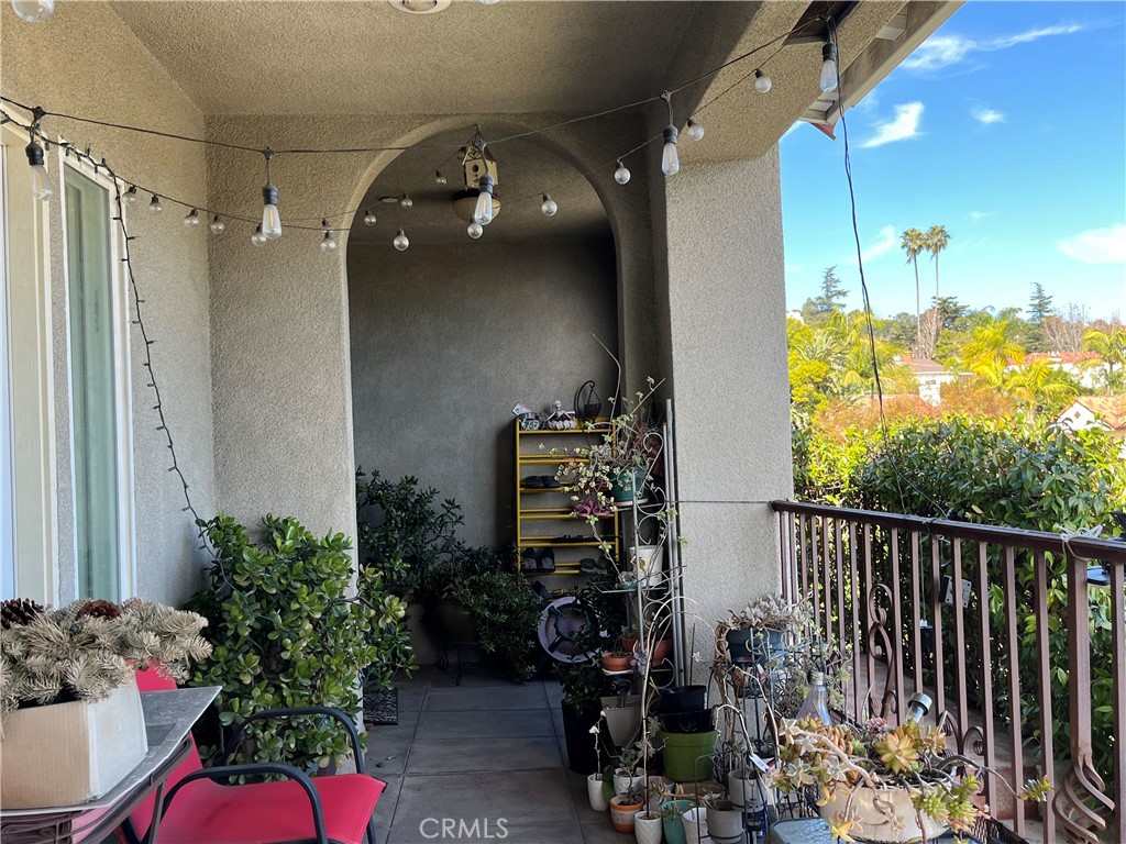 2051 N Catalina street