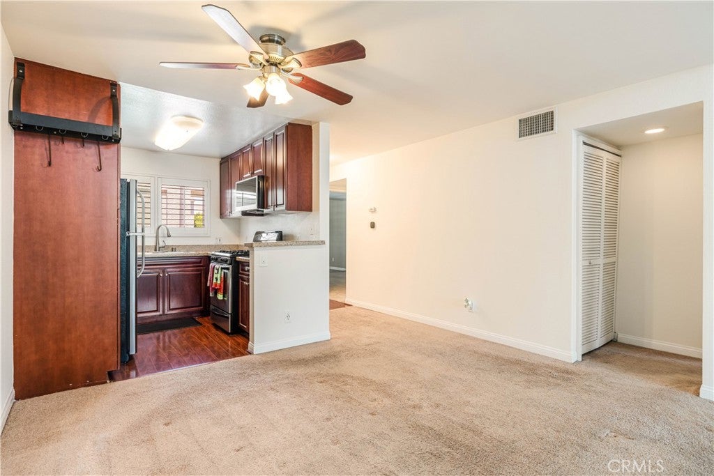 5530 Owensmouth Avenue 324