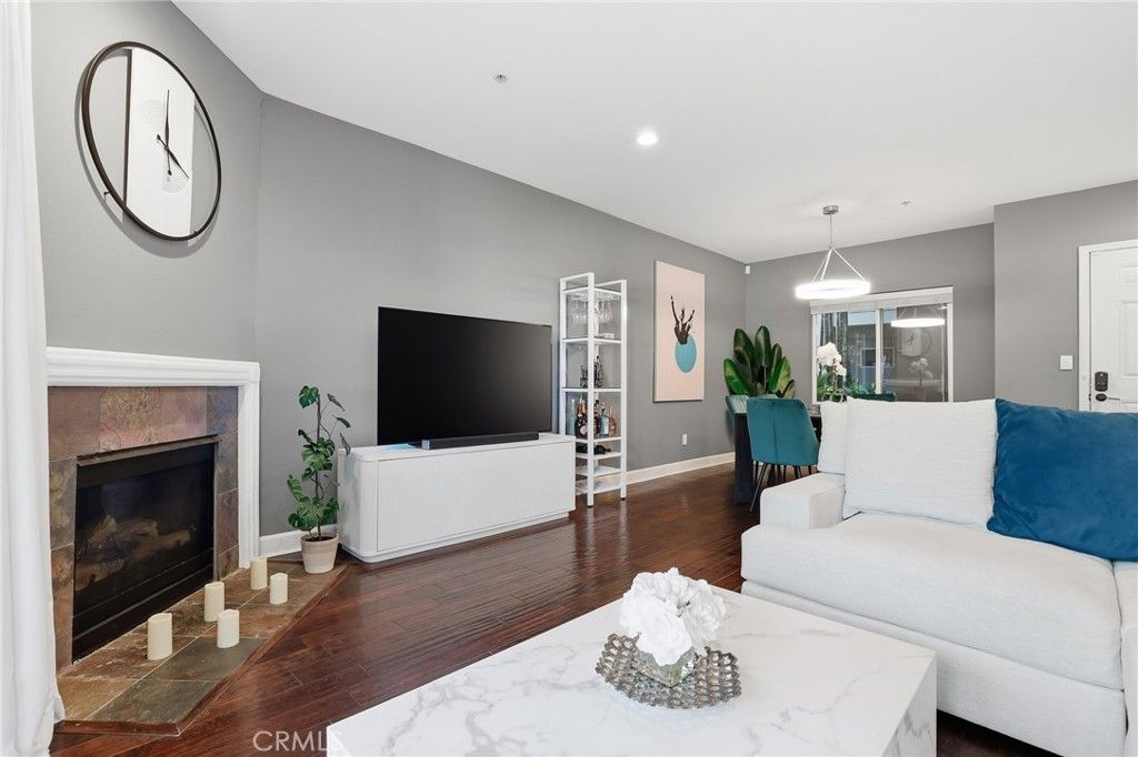Photo of 6038 Carlton Way #101, Los Angeles, CA 90028 (MLS # BB26039717)