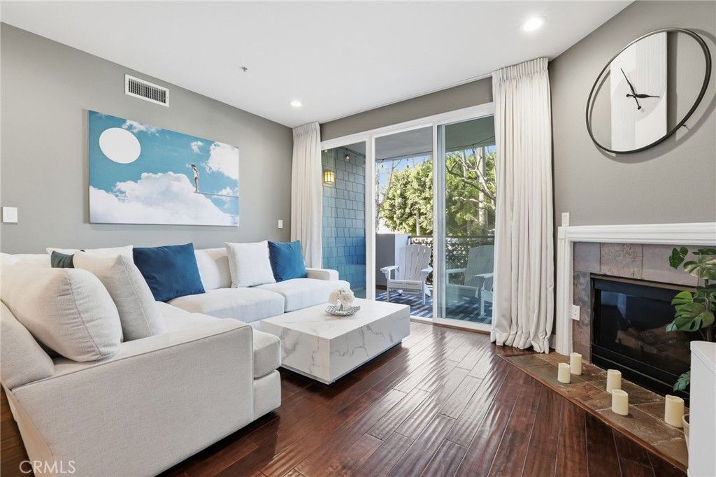 Photo of 6038 Carlton Way #101, Los Angeles, CA 90028 (MLS # BB26039717)