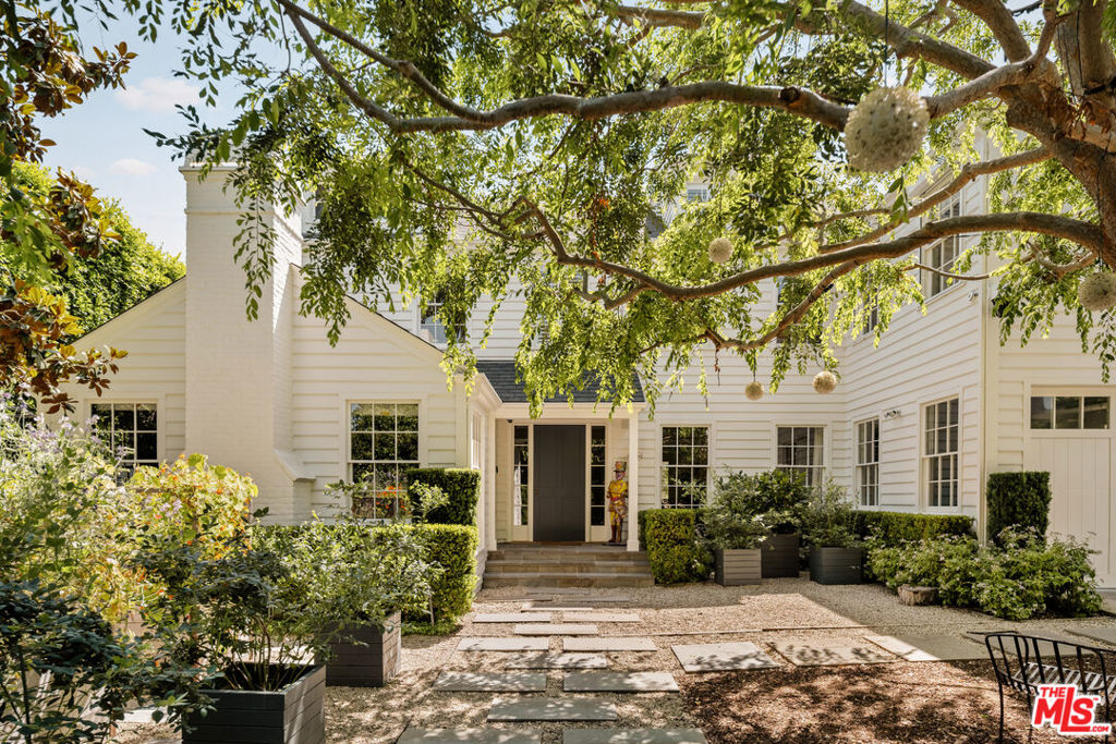 Properties 1 589 Moreno Avenue