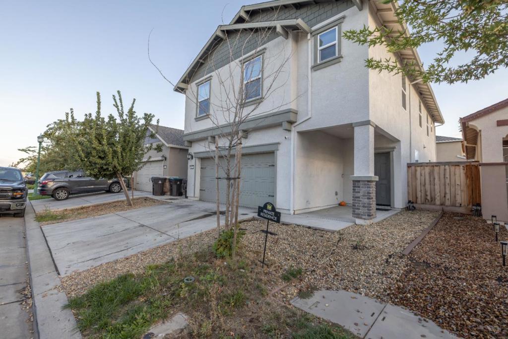 654 Flagstone Drive