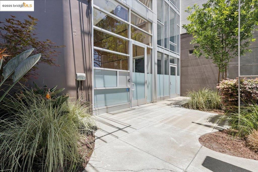 OAKLAND - Residential