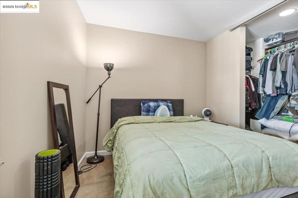 OAKLAND - Residential