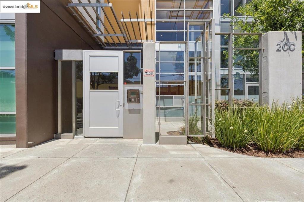 OAKLAND - Residential