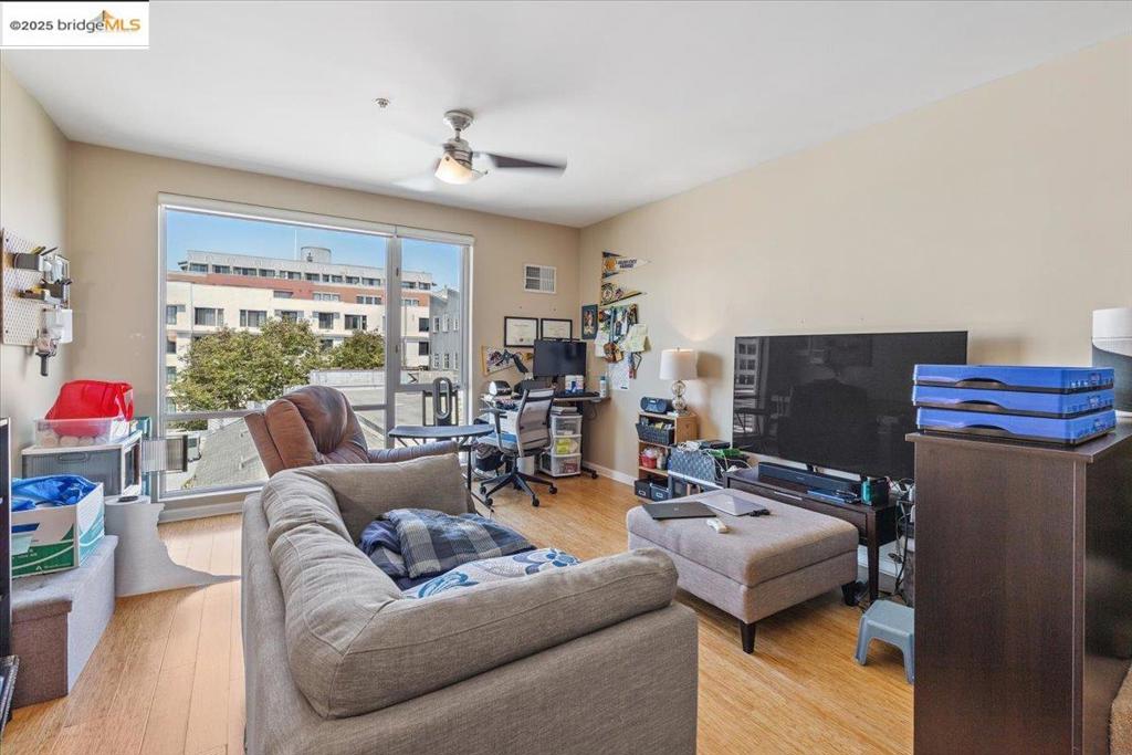 OAKLAND - Residential