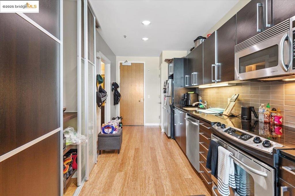 OAKLAND - Residential