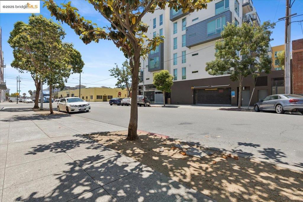 OAKLAND - Residential