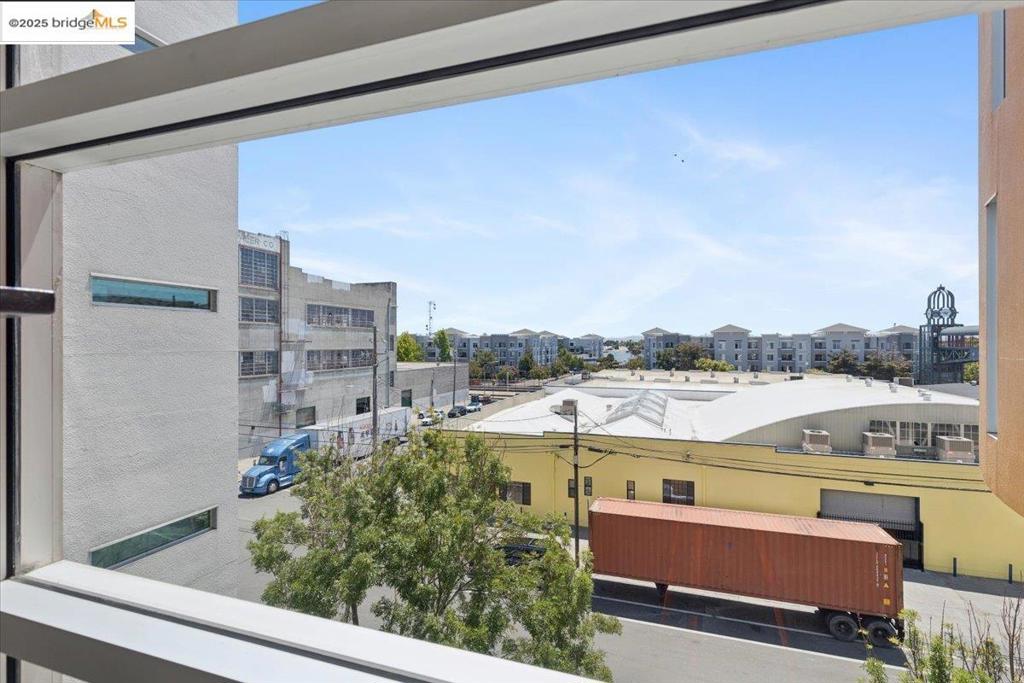 OAKLAND - Residential