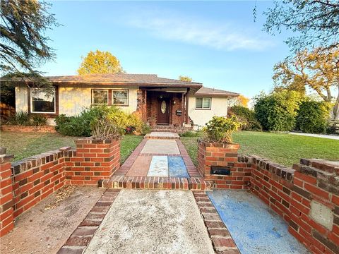 Photo of 10926 Ruffner Avenue, Granada Hills, CA 91344 (MLS # SR25277160)