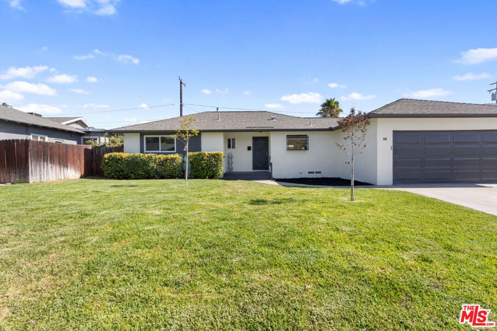 Photo of 910 Thomas Avenue, Redlands, CA 92374 (MLS # 26863503)