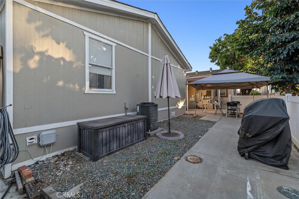 320 N Park Vista Street 21