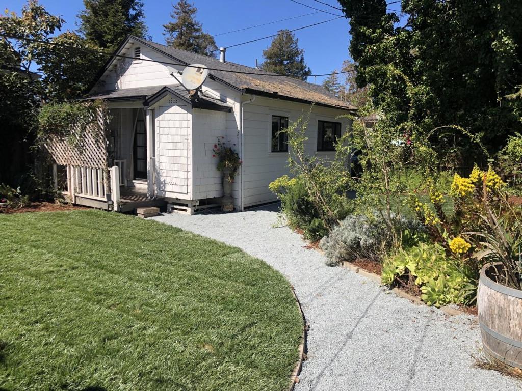 709 El Salto Drive