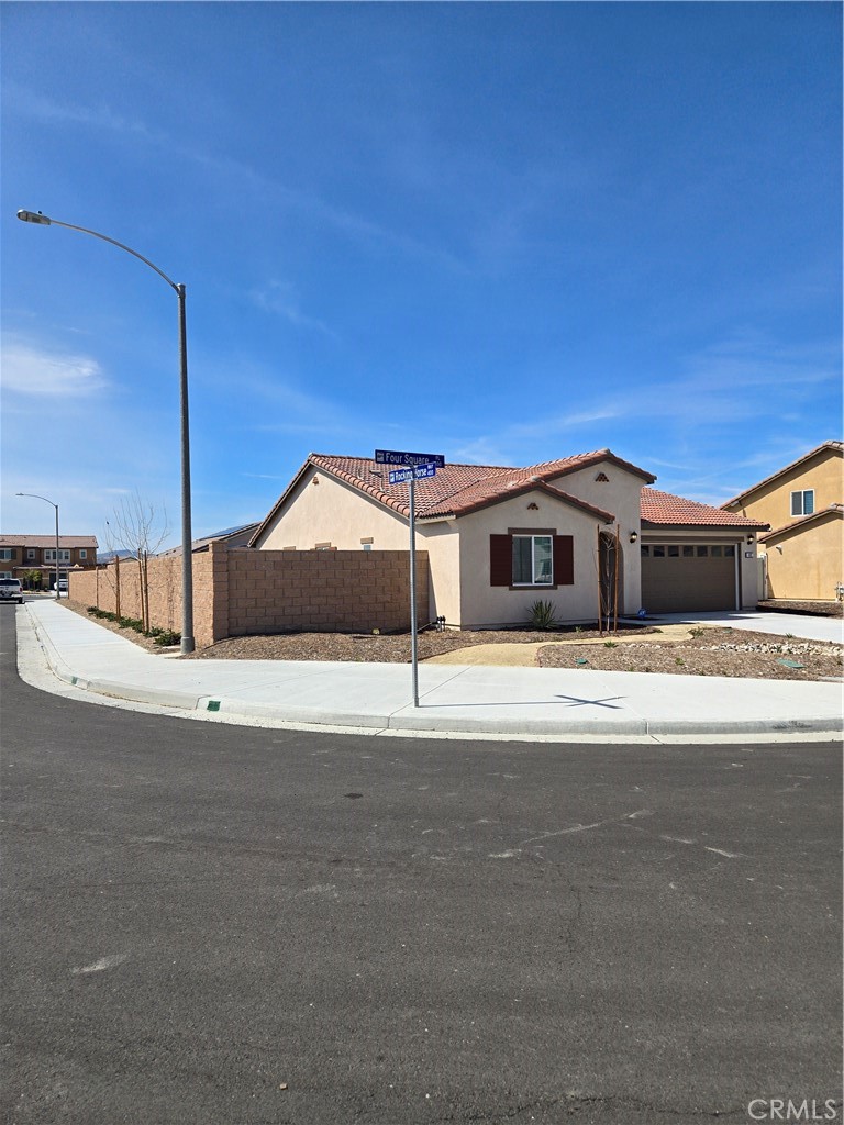 492 Foursquare Place