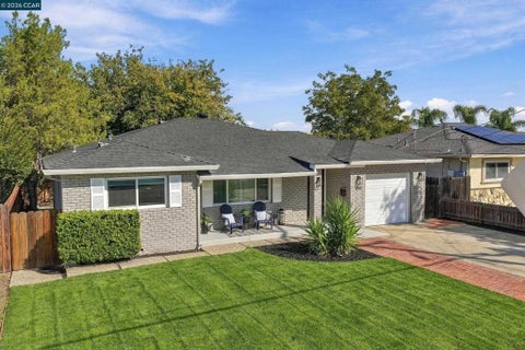 Photo of 299 El Dorado Dr, Pittsburg, CA 94565 (MLS # 41152302)
