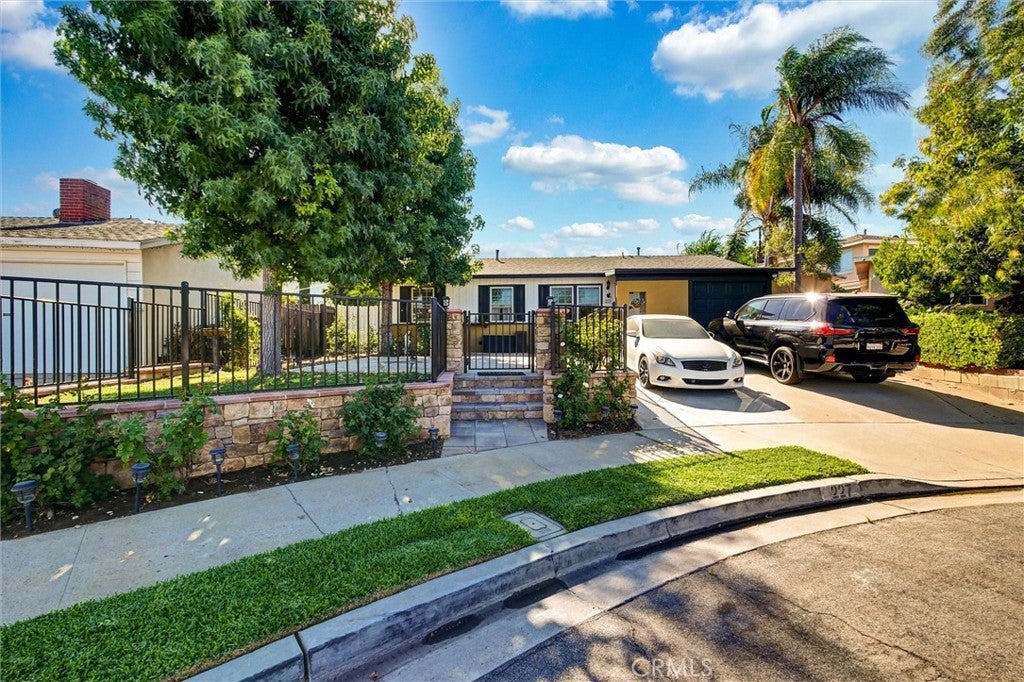 227 Oak
