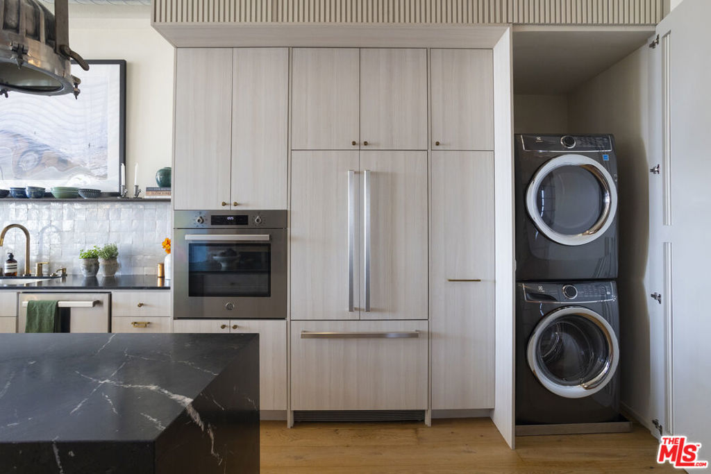 4115 Glencoe Avenue 412