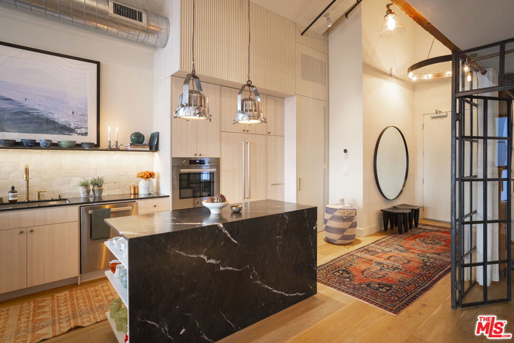 4115 Glencoe Avenue 412