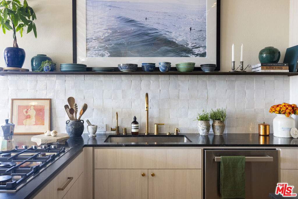 4115 Glencoe Avenue 412