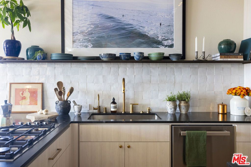 Photo of 4115 Glencoe Avenue #412, Marina Del Rey, CA 90292 (MLS # 26668961)