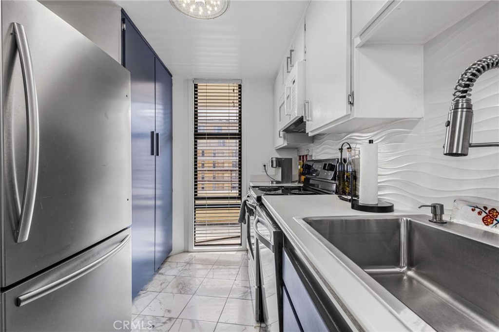 4337 MARINA CITY DR. 1041