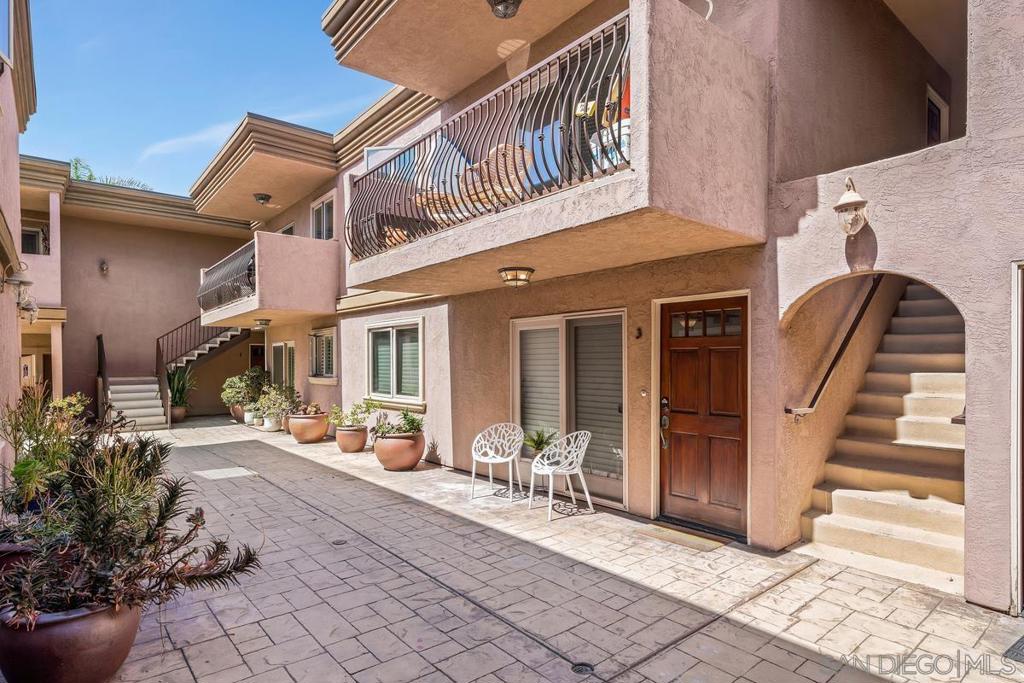 525 Marine St 3
