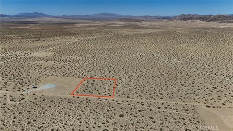 Photo of 752 Firethorn Way, Johnson Valley, CA 92285 (MLS # HD25116521) Photo of 752 Firethorn Way, Johnson Valley, CA 92285 (MLS # HD25116521)