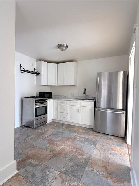 Photo of 206 S Guadalupe AVE #A, Redondo Beach, CA 90277 (MLS # SB26126080)