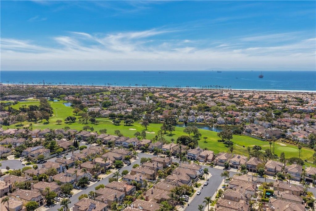 Photo of 19076 Stonehurst Ln, Huntington Beach, CA 92648 (MLS # OC26053006)
