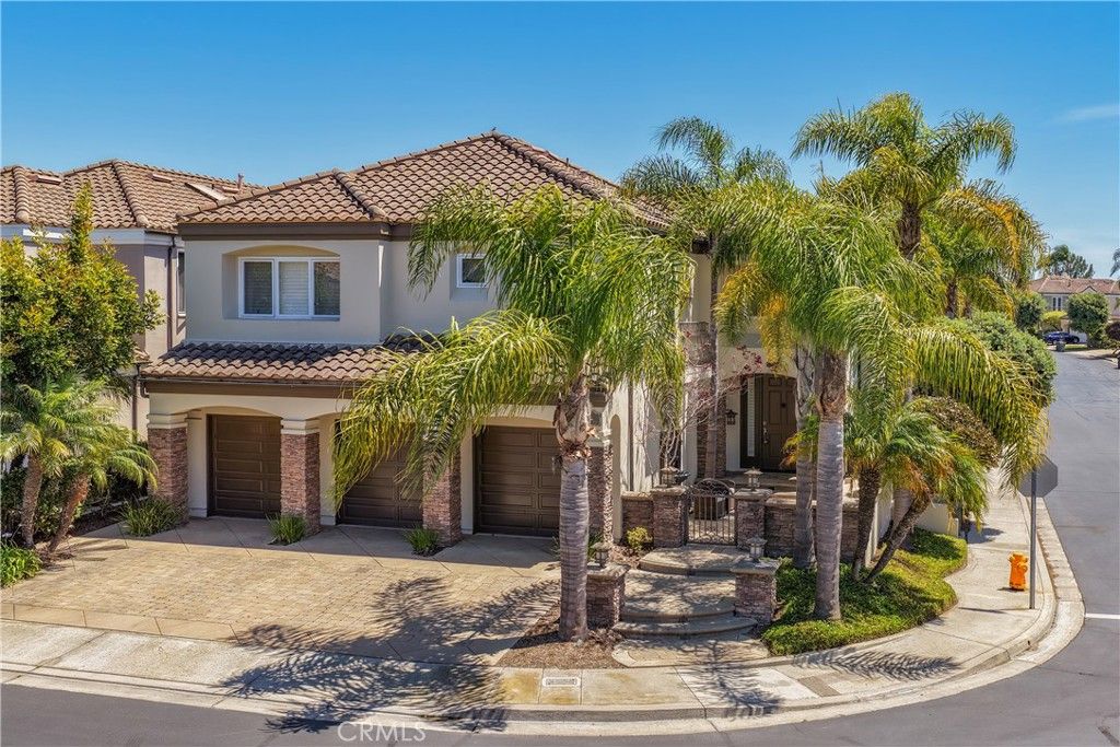Photo of 19076 Stonehurst Ln, Huntington Beach, CA 92648 (MLS # OC26053006)