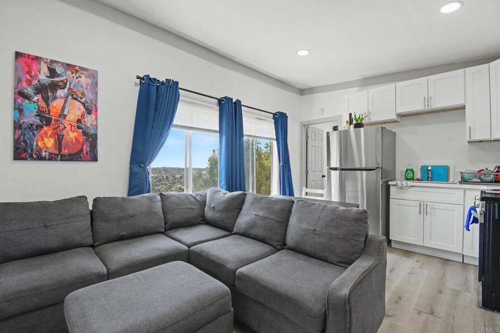 2610 Helix St.