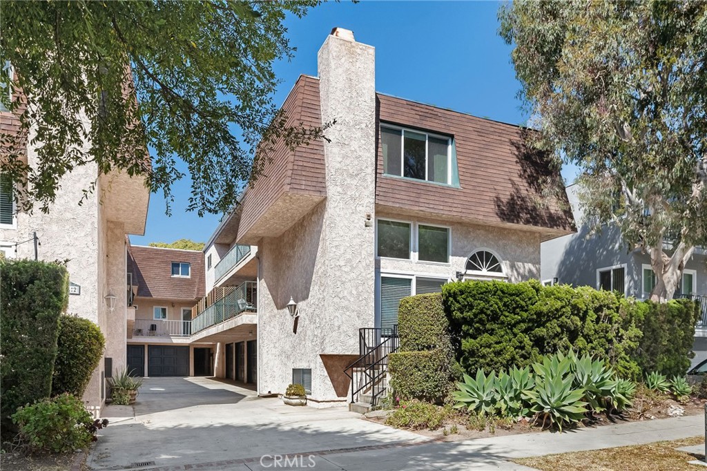 312 N FRANCISCA Avenue 1