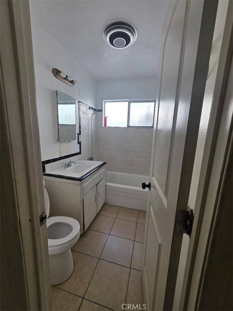 Unknown - Residential Lease