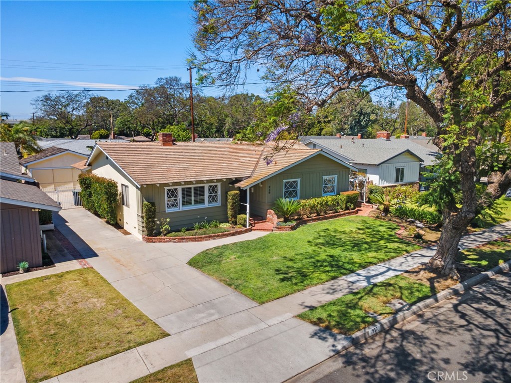 939 W Orange Road