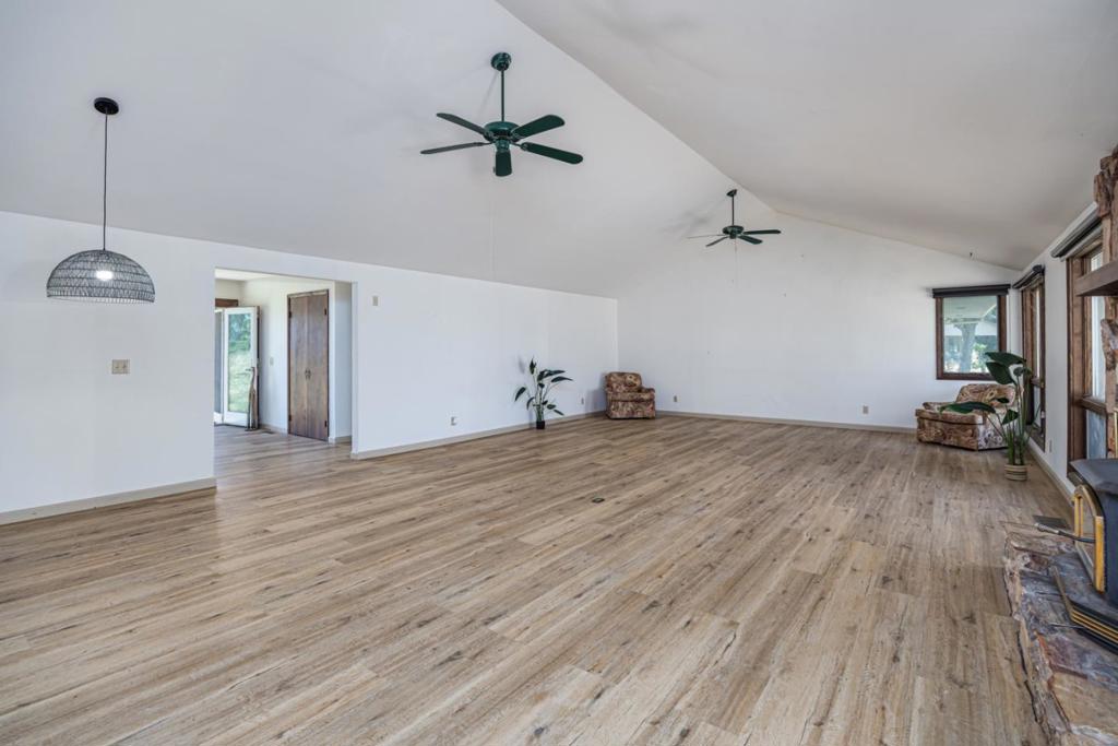 3205 Fifield Road